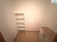 Pronájem bytu 2+kk/B, 86 m2, cihla, nezařízený, Praha 9 - Vysočany - 12