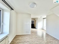 ihned volný nezařízený byt 2+kk, 64 m2 v Praze 9  ul. Českobrodská - 8