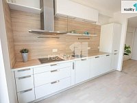 2+kk o rozloze 56 m2, plus terasa a  zahrada, P5 Smíchov - 15