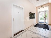 Pronájem světlé kanceláře 46 m² s možností garážového stání, Praha 10 – Vršovice - 17