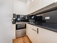 Pronájem světlé kanceláře 46 m² s možností garážového stání, Praha 10 – Vršovice - 3
