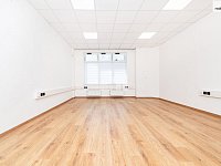 Pronájem světlé kanceláře 46 m² s možností garážového stání, Praha 10 – Vršovice - 5