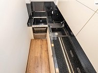 Pronájem světlé kanceláře 46 m² s možností garážového stání, Praha 10 – Vršovice - 8