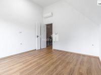 Pronájem domu 202m2, Vinná, Benice, Praha  - 13