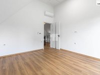 Pronájem domu 202m2, Vinná, Benice, Praha  - 15
