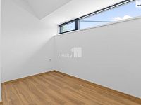 Pronájem domu 202m2, Vinná, Benice, Praha  - 16