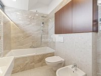 Pronájem domu 202m2, Vinná, Benice, Praha  - 18