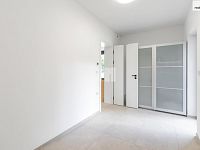 Pronájem domu 202m2, Vinná, Benice, Praha  - 24