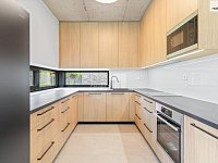 Pronájem domu 202m2, Vinná, Benice, Praha  - 4
