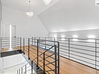 Pronájem domu 202m2, Vinná, Benice, Praha  - 8