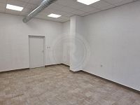 PRODEJ NEBYTOVÝCH PROSTOR, MASARYKOVA, HLUBOKÁ NAD VLTAVOU - 20220922_155622.jpg
