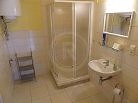 PRODEJ BYTOVÉHO DOMU SE 6 BYTY, STARÉ MĚSTO, NETOLICE - P1000344-001.JPG