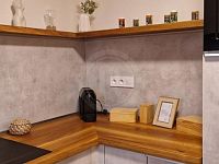 PRODEJ KRÁSNÉHO APARTMÁNU 2+KK, BENEŠOV NAD ČERNOU - 20251013_093530.jpg