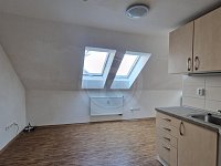 PRONÁJEM BYTU 1+KK, NÁM. BRATŘÍ ČAPKŮ, ROŽNOV, ČB - 20240820_170001.jpg