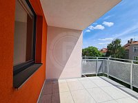 PRONÁJEM BYTU 3+KK S TERASOU, RIEGROVA, ČESKÉ BUDĚJOVICE - 20220614_141038.jpg