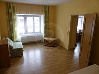 PRODEJ DVOJPODLAŽNÍHO BYTOVÉHO DOMU SE 6 BYTY - P1000342.JPG