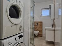 PRONÁJEM ZAŘÍZENÉHO BYTU 2+KK, PLATANOVÁ, ČESKÉ BUDĚJOVICE - 20260209_102420.jpg