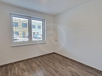 PRONÁJEM NOVÉHO BYTU 2+KK SE ZAHRADOU, PLATANOVÁ, ČB - 20260220_124035.jpg