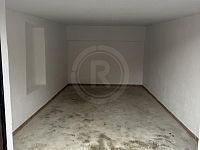 PRONÁJEM GARÁŽE, TYRŠOVO NÁBŘEŽÍ, TRHOVÉ SVINY - IMG_5936.jpg