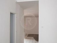 PRONÁJEM OBCHODNÍHO PROSTORU, LANNOVA TŘ., ČB - IMG_3351 x.jpg