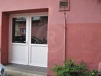 PRONÁJEM OBCHODNÍHO PROSTORU, LANNOVA TŘ., ČB - IMG_8824 x.jpg