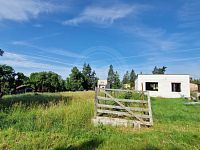 PRODEJ STAVEBNÍHO POZEMKU S ROZESTAVĚNÝM RD, DOBŘÍŠ - 20260617_085439.jpg