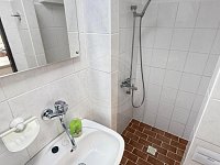 PRONÁJEM RODINNÉHO DOMU S GARÁŽÍ A ZAHRADOU, PLAV U ČB - WhatsApp Image 2026-06-25 at 08.56.57 (19).jpeg
