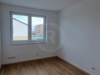 PRONÁJEM NOVÉHO BYTU 3+KK S TERASOU, ŠROUBÁRENSKÁ, ČB - 20260316_150728.jpg