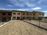 Prodej novostavby krajního řadového domu o dispozici 5kk a velikosti 144 m2 se zahradou v Kaplici - IMG_2315.jpeg