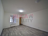 Pronájem bytu 1kk ve Veselí nad Lužnicí na náměstí po kompletní rekonstrukci - DSC_8587.jpg