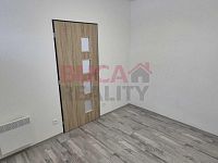 Moderní bydlení u Lipna: krásný zrekonstruovaný byt k pronájmu v Černé v Pošumaví - 8.jpg