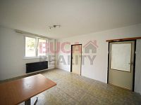 Pronájem bytu 3+1 s balkonem v Přídolí u Českého Krumlova - DSC_1598.jpg