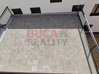 Nabízíme Vám moderní́ bydlení v srdci přírody – pronájem nového bytu 2+1 s nadstandardní terasou. - terasa.jpg