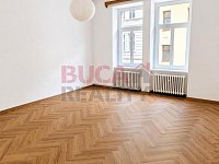 Prostorný byt 3+1, 93 m² + vlastní sklep 12 m² – centrum Českých Budějovic - U Trí Lvů (5).jpg