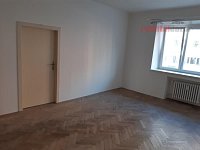 Pronájem zrekonstruovaného prostorného bytu 3+1 s balkonem (74 m2) Brno-střed ul. Kotlářská - 2.jpg