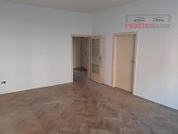 Pronájem zrekonstruovaného prostorného bytu 3+1 s balkonem (74 m2) Brno-střed ul. Kotlářská - 3.jpg