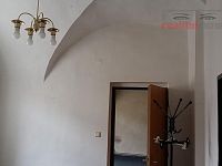Městský dům v centru Jihlavy, 3NP, bydlení i komerce, volné prostory - 2NP volný prostor