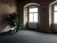 Městský dům v centru Jihlavy, 3NP, bydlení i komerce, volné prostory - Volný prostor 2NP