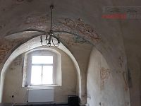 Městský dům v centru Jihlavy, 3NP, půda, sklep, komerce i bydlení, volné prostory - 20191023_111327.jpg