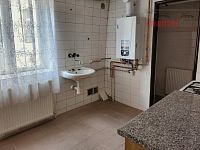 Městský dům v centru Jihlavy, 3NP, půda, sklep, komerce i bydlení, volné prostory - 20251002_121520.jpg