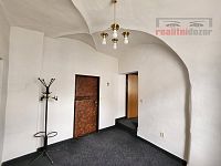 Městský dům v centru Jihlavy, 3NP, půda, sklep, komerce i bydlení, volné prostory - 20251002_121823.jpg