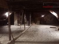 Městský dům v centru Jihlavy, 3NP, půda, sklep, komerce i bydlení, volné prostory - Půda domu