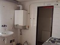 Městský dům v centru Jihlavy, 3NP, půda, sklep, komerce i bydlení, volné prostory - Zázemí prostor 2NP, nový kotel