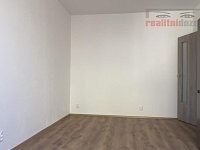 Pronájem bytu 1+kk s terasou 65 m² – Brno‑Žebětín, Křepelčí - IMG_0512.jpeg