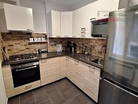 Pronájem zrekonstruovaného zařízeného bytu 2+kk se šatnou a sklepem Veverská Bítýška