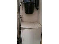 Nájem bytu 1kk  - ul. Hybešova, zařízená garsoniera 27 m2, lodžie, pračka, lednička - 9_pračka