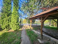 Pronájem oplocené zahrady s chatou, 941 m2, veškeré IS, udírna, k.ú. Bohunice - 20250423_170418_resized.jpg