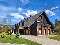 Říčky v O.h. - byt 49m2 + terasa 6 m2, komora na sport. vbavení, kompletně vybavený - Apartmánový dům