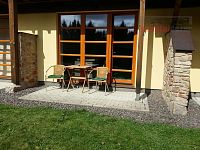 Říčky v O.h. - byt 49m2 + terasa 6 m2, komora na sport. vbavení, kompletně vybavený - Terasa u bytu