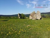 Říčky v O.h. - vybavený apartmán (byt) Orlické hory, 49m2 + terasa 6 m2 - okolí Říček - Menhiry